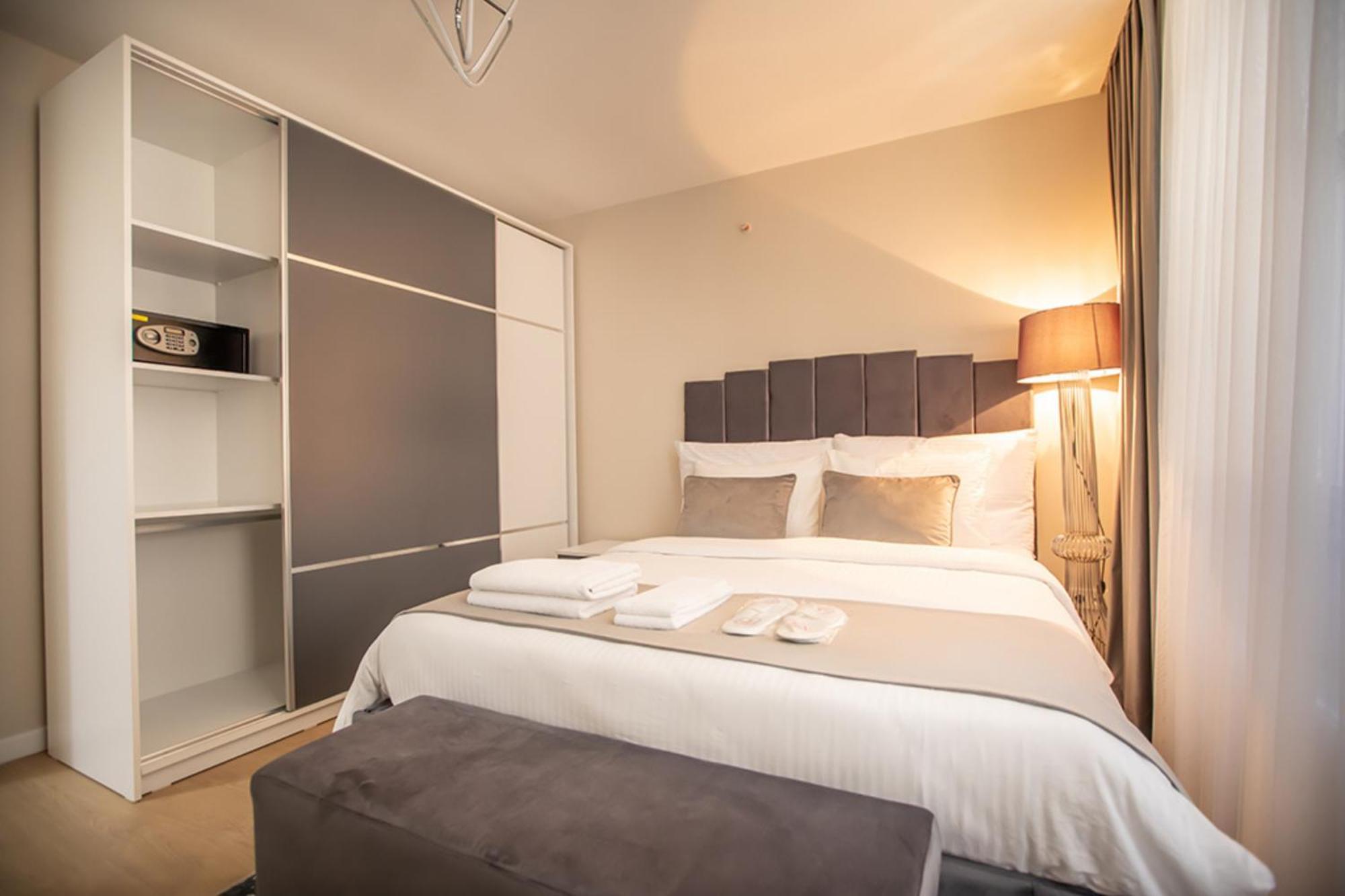Millennium Istanbul Golden Horn Istambul Exterior foto A bedroom at the hotel